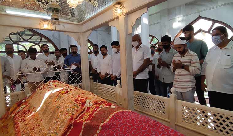  Congress candidates for the assembly election in Goa at the the Hamza Shah Dargah | Nitin Gawade