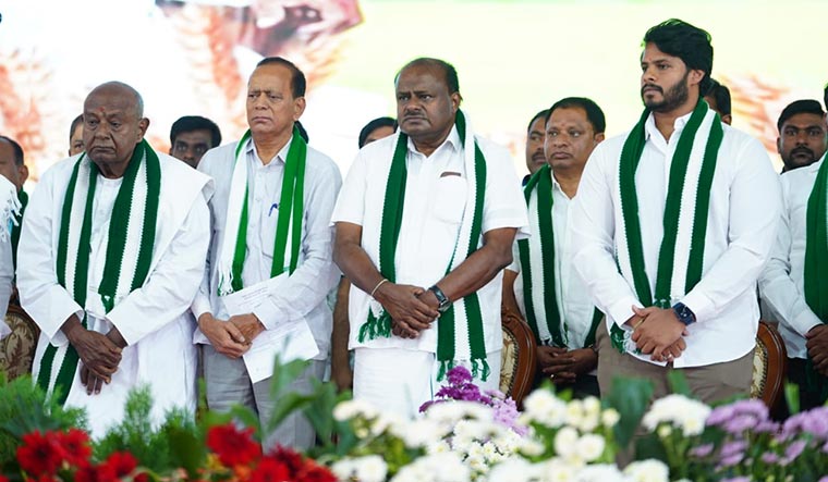 Starting point: H.D. Deve Gowda and H.D. Kumaraswamy at the launch of the Pancharatna Yatre.