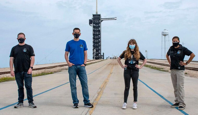 Chris-Sembroski-Jared-Isaacman-Hayley-Arceneaux-Sian-Proctor-spaceX-ap