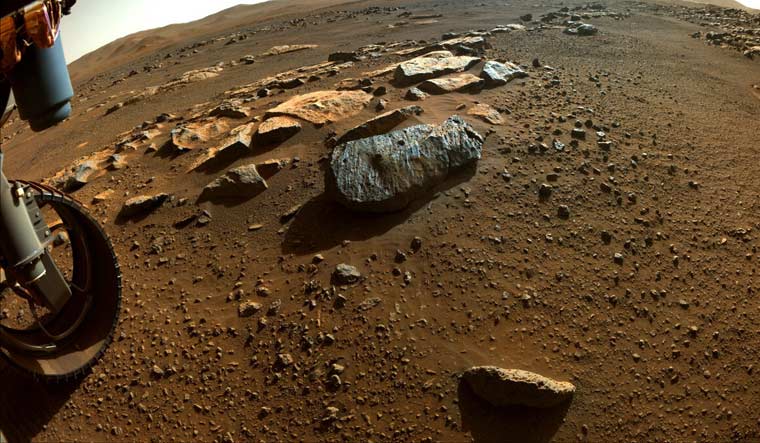Perseverance-two-holes-where-the-rovers-drill-obtained-chalk-size-samples-from-rock-nicknamed-Rochette-Nasa