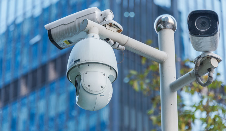 CCTV-system-camera-video-surveillance-Spying-Intelligent-recording-cameras-street-shut