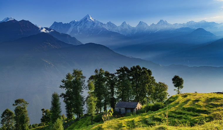 Panchchuli-Peaks-Himalayas-Himalaya-view-from-Munsiyari-Uttarakhand-shut