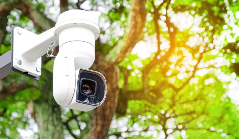 camera-CCTV-system--video-surveillance-Spying-Intelligent-recording-cameras-shut