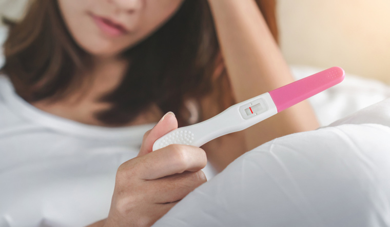 infertility-woman-pregnancy-negative-test-shut