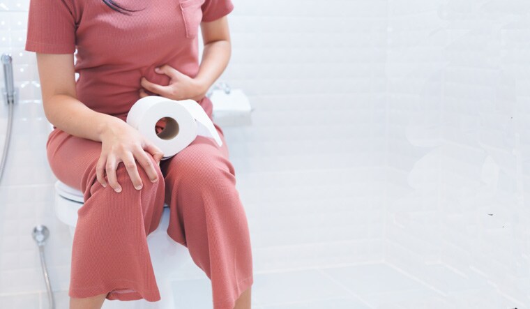 toilet-paper-stomach-pain-constipation