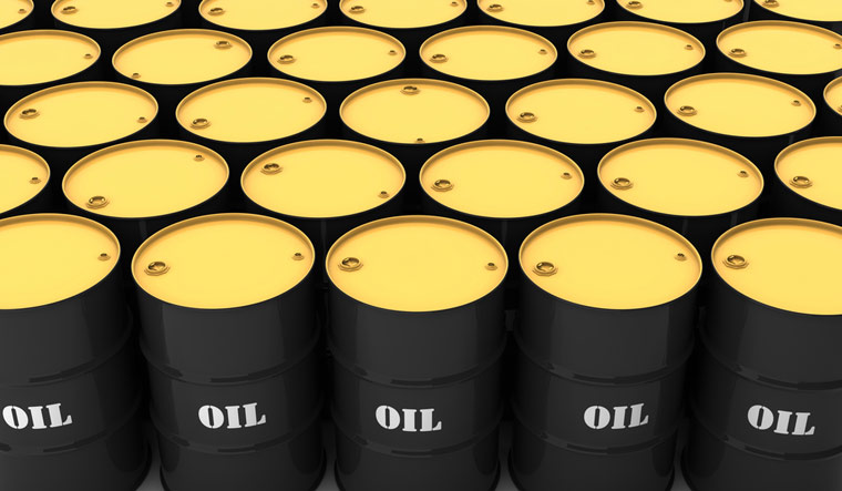 OIL-petroleum-products-shipment-trade-crude-shut