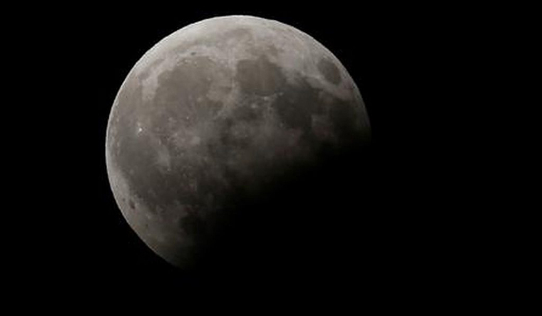 partial-lunar-eclipse-reu