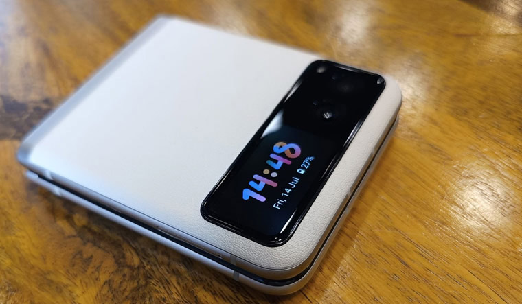 phone-Moto-Razr-40 phone-Moto-Razr-40