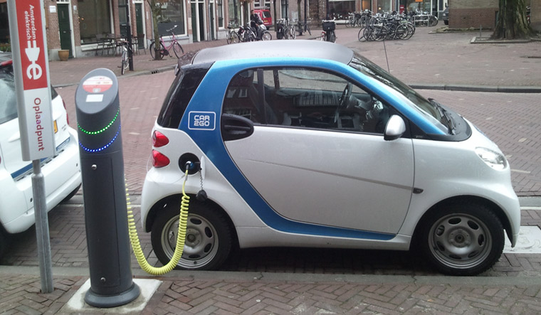 'Electric car industry needs practical strategy'