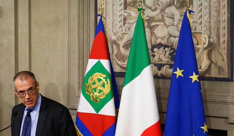 Euro Stability Held In The Balance Amid Political Uncertainties