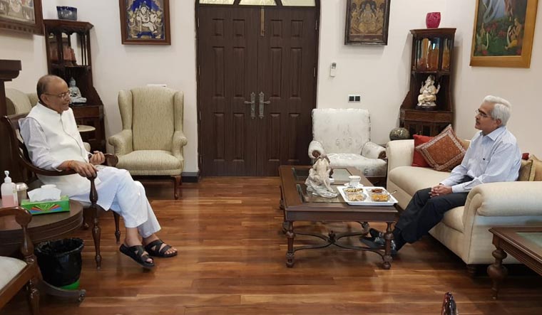 RBI governor Shaktikanta Das meets Jaitley