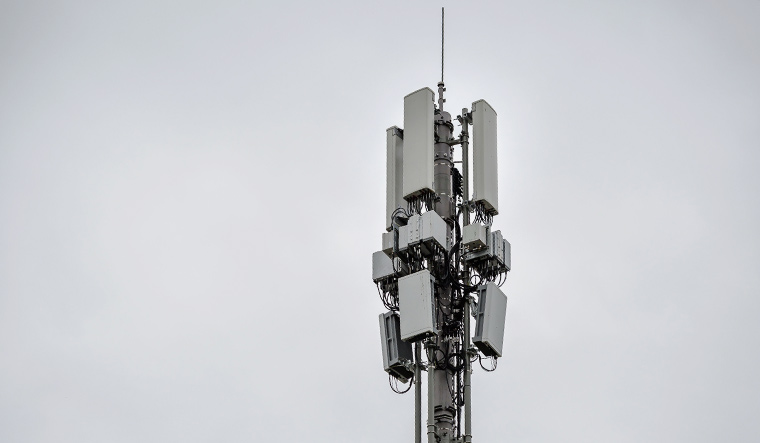 5G-Antenna-tower-telecom-AFP