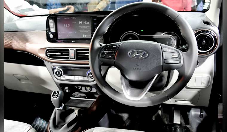 interiors-hyundai-aura-aayush