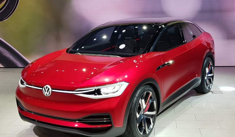 Volkswagen unveils concept electric vehicle ID. CROZZ, Race Polo
