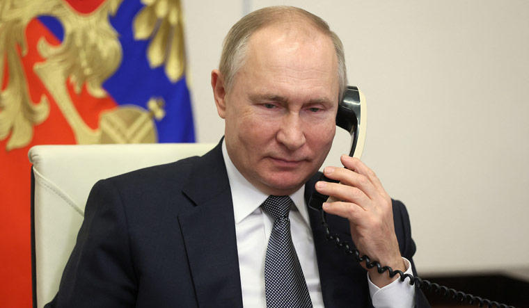 putin-phone-call-negotiation-russia-reuters