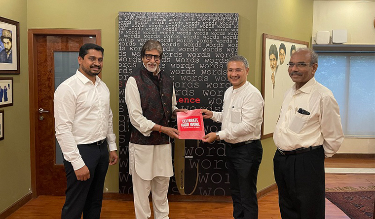 VKC-Team-With-Amitabh-Bachchan