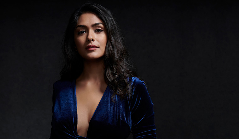 Mrunal-Thakur