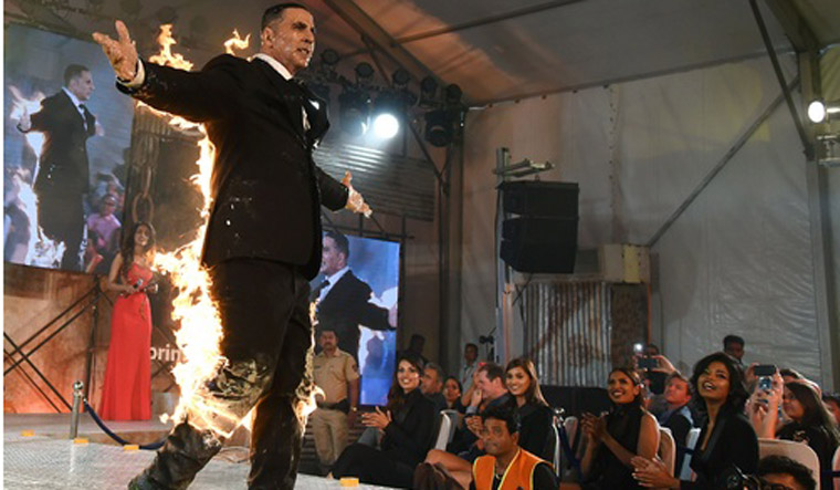 Akshay-Kumar-on-fire