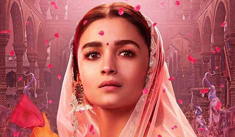 Kalank Song Ghar More Pardesiya Out: Madhuri Dixit And Alia Bhatt's  Mesmerising Jugalbandi Will Take You Back in Time, Watch