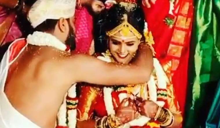 Know the Reasons Why Hindu Brides Apply Mehendi on Hands and Feet Before  Marriage | Spirituality News, Times Now