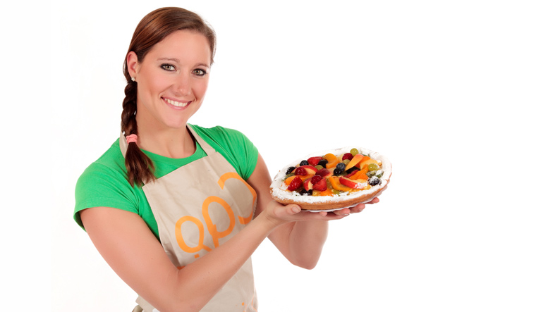 woman-displaying-fruit-pie-health-food-eat-right-shut