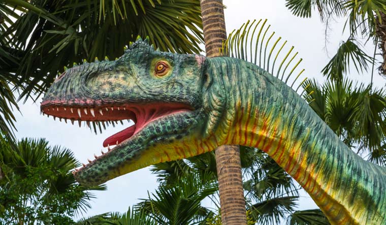 Megalosaurus-carnivorous-meat-eating-theropod-dinosaurs-shut
