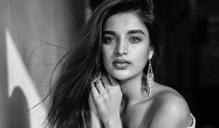 Nidhhi-Agerwal-5