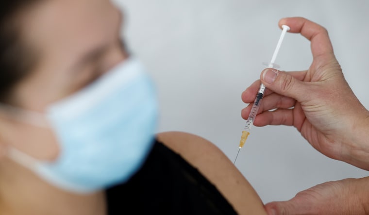 HEALTH-CORONAVIRUS/FRANCE-VACCINE