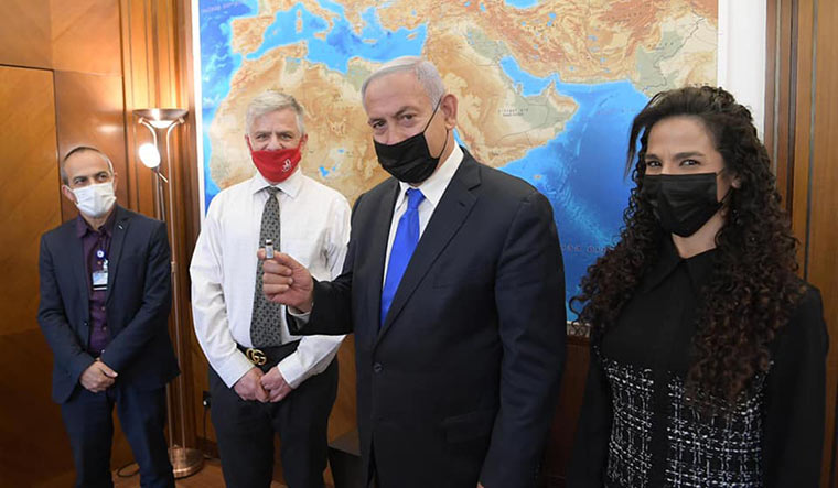 israel-inhaler-treatment-covid-netanyahu