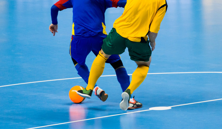 Futsal-indoor-version-football-played-on-hard-court-shut-(2)