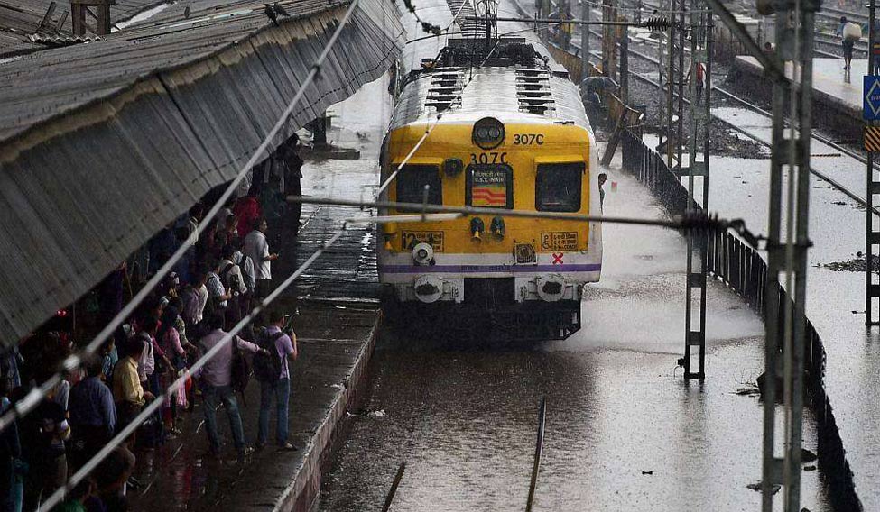 mumbai_train-pti
