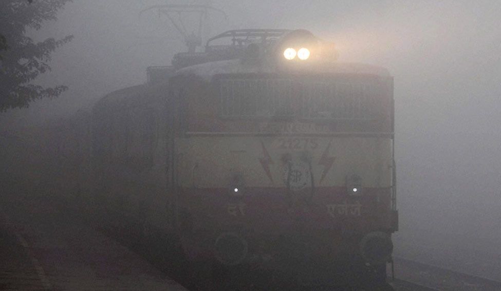 delhi-fog-train-pti1