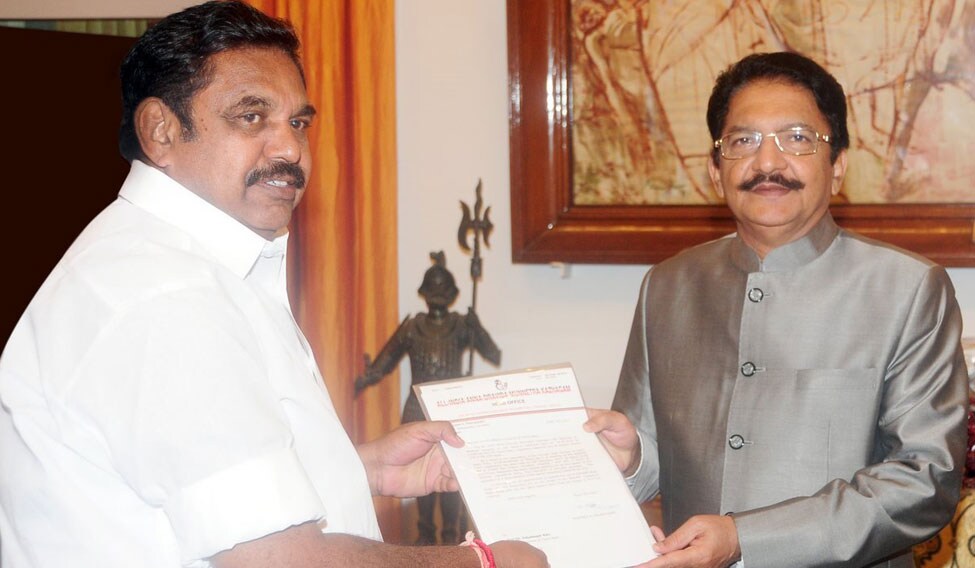 palanisamy-with-guv