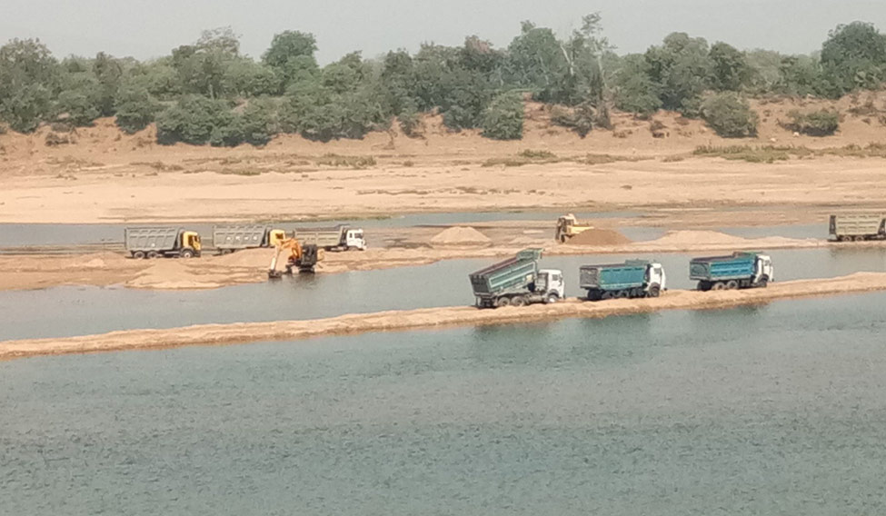 sand-mining-narmada