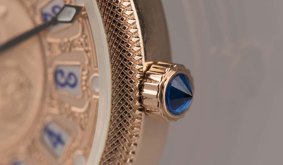 antiqua-gold-watch