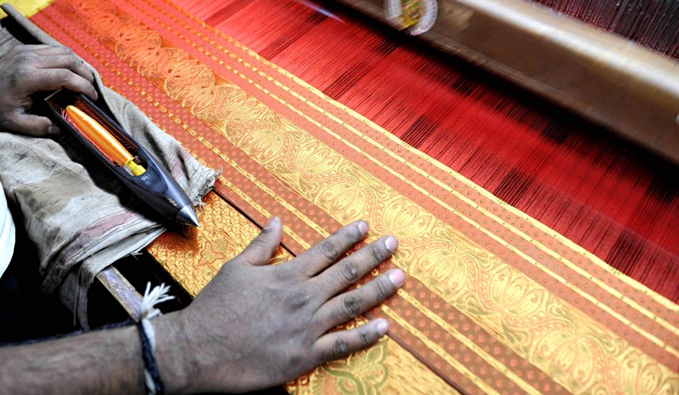 textile-weaving-afp
