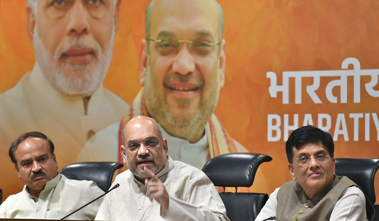 Amit Shah is making intense efforts in his campaign to woo voters in Karnataka