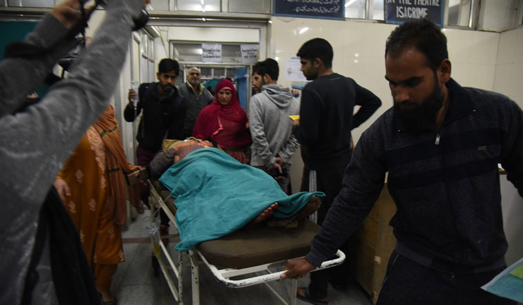 At least 20 injured in grenade attack in Jammu and Kashmir's Sopore ...