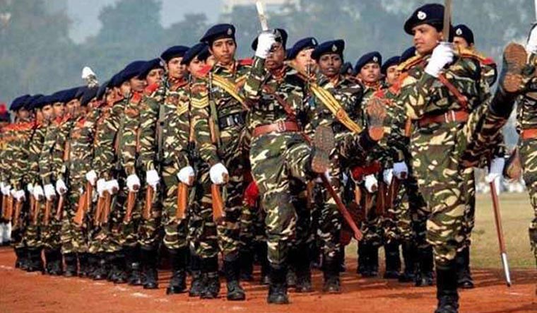 women-in-army-pti