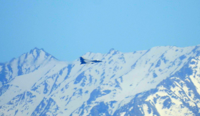 A Sukhoi fighter jet spotted over Ladakh | Sanjay Ahlawat