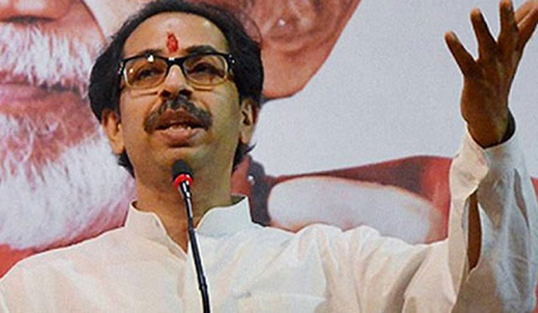 Uddhav-Thackeray-taking-dig