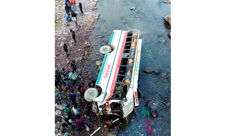 bus-accident-himachal-pti