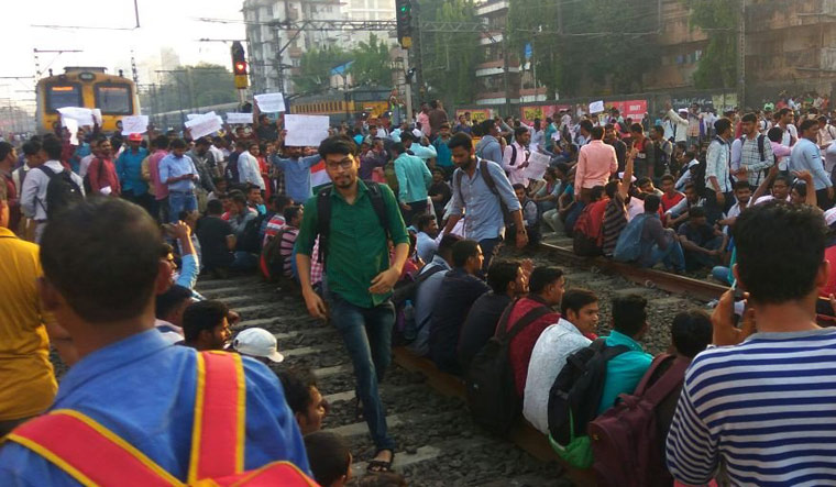 mumbai-raliways-protest-ani