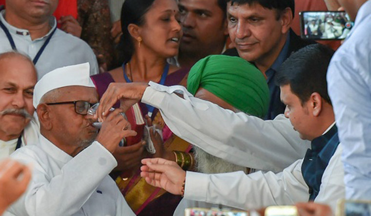 anna hazare ending fast