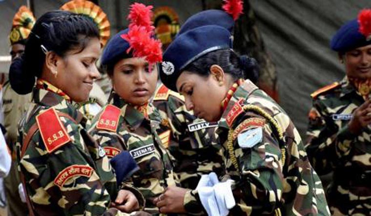 Women Army officers