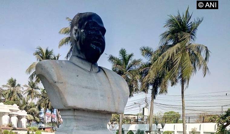 Bharatiya Jana Sangh founder Syama Prasad Mukherjee's bust was vandalised in Kolkata's Kalighat | ANI