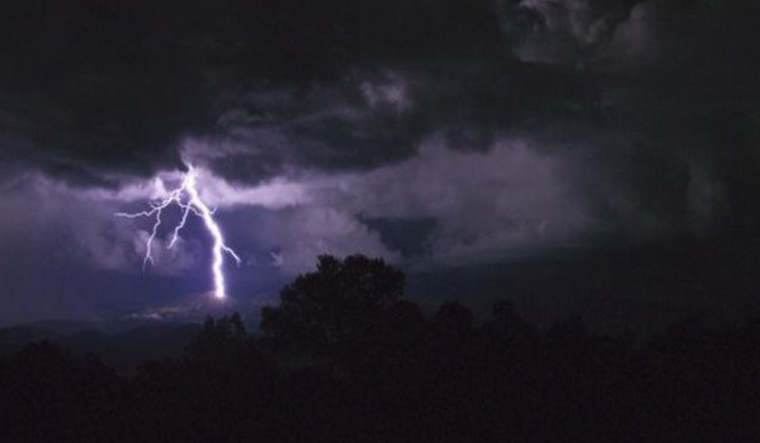 thunderstorm-lightning-representational-image