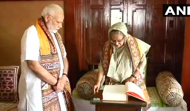 [File] Prime Minister Narendra Modi with his Bangladeshi counterpart Sheikh Hasina | Twitter/ANI