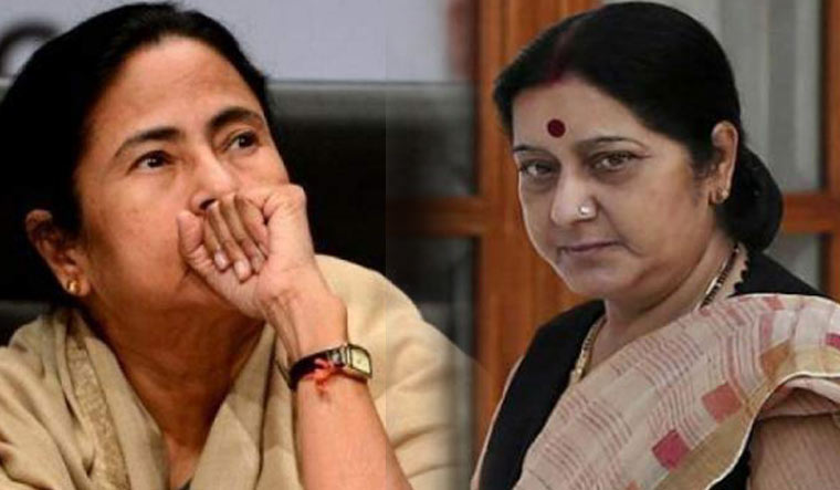 West Bengal Chief Minister Mamata Banerjee and Union External Affairs Minister Sushma Swaraj