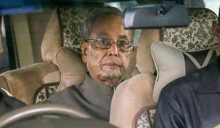 Former president Pranab Mukherjee arrives at Nagpur Airport | PTI